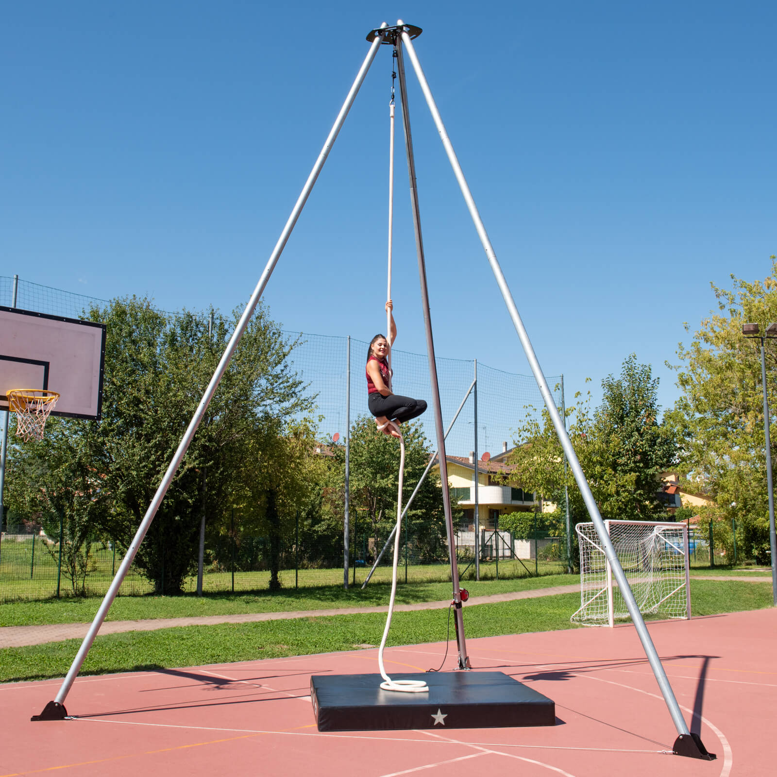 Free standing aerial rig for dance and acrobatics - Play Juggling