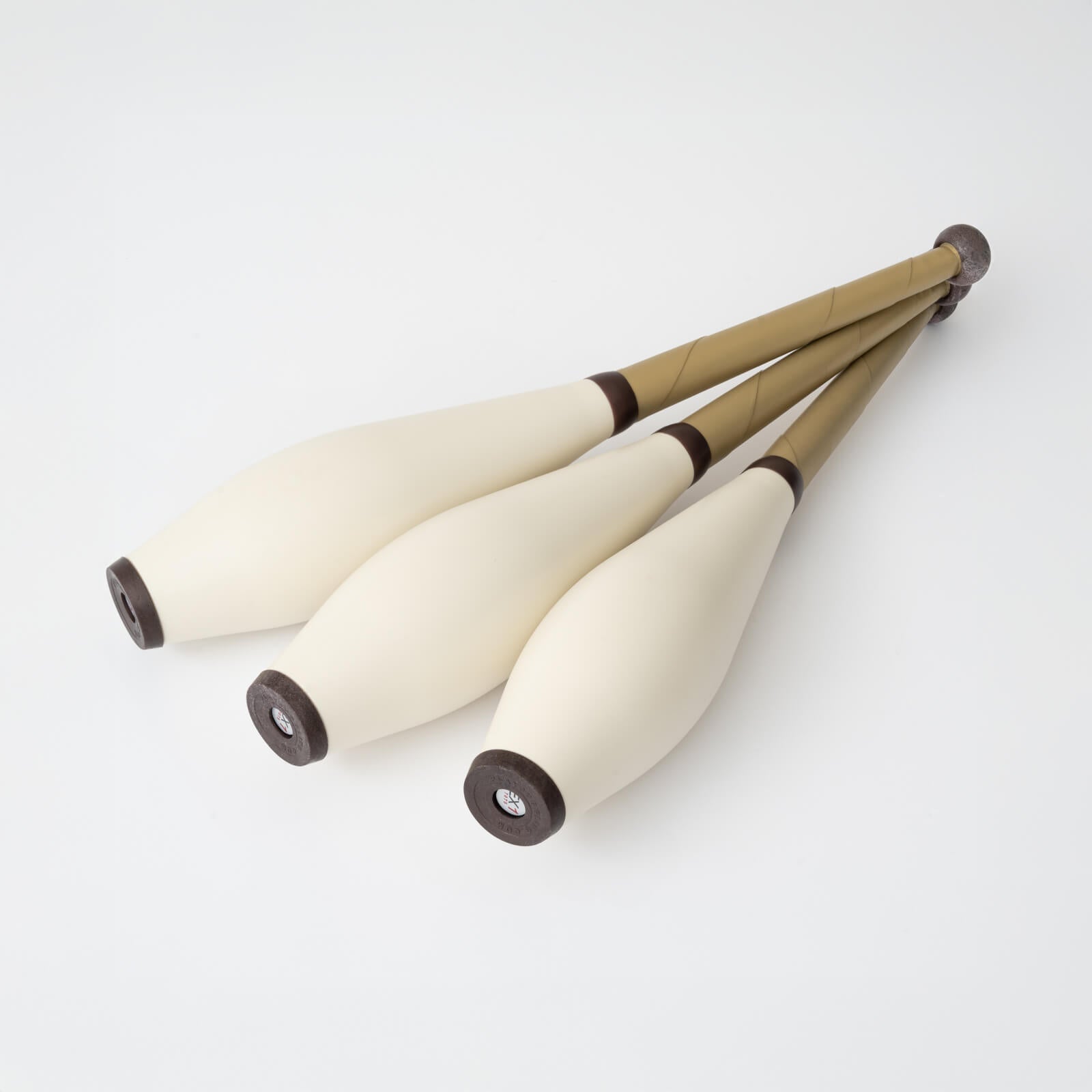 Clubs-Tris_Ivory_Gold_00-web.